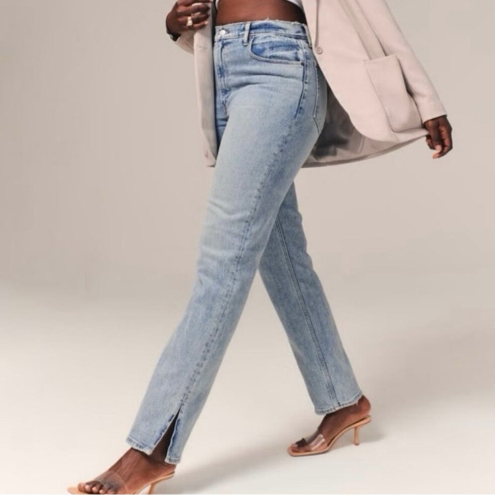 Abercrombie & Fitch The 90s Straight Ultra High Rise Jeans